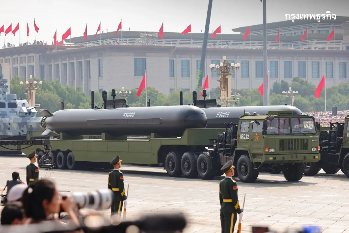 ประมวลภาพ 'พิธีสวนสนามจีน' โชว์แสนยานุภาพครั้งใหญ่สุดในรอบ 10 ปี