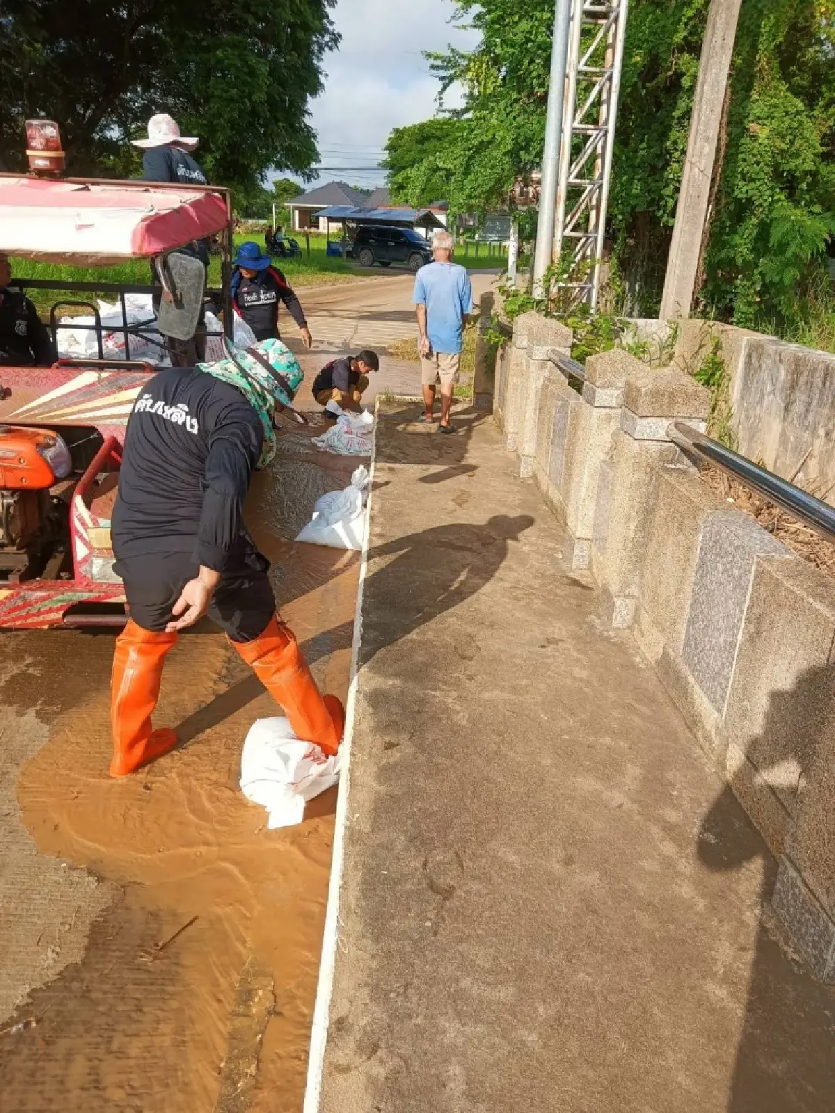 น้ำท่วมหล่มสักวิกฤต แม่น้ำป่าสักล้นตลิ่งแล้ว ยกของหนีน้ำด่วน