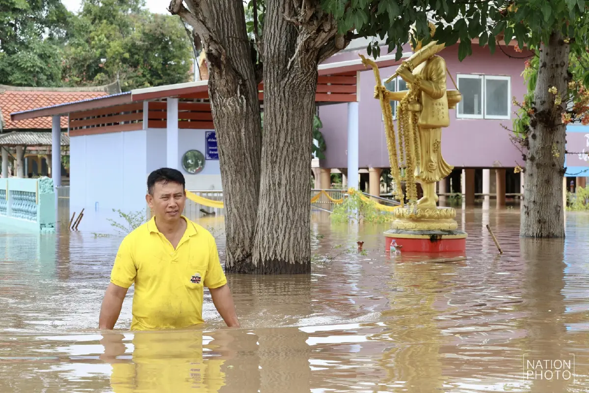 อยุธยาอ่วม น้ำเจ้าพระยาทะลักท่วม 5 อำเภอ เดือดร้อนกว่า 10,000 ครัวเรือน