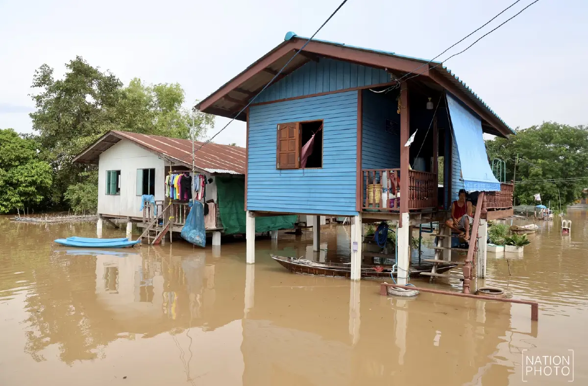 อยุธยาอ่วม น้ำเจ้าพระยาทะลักท่วม 5 อำเภอ เดือดร้อนกว่า 10,000 ครัวเรือน