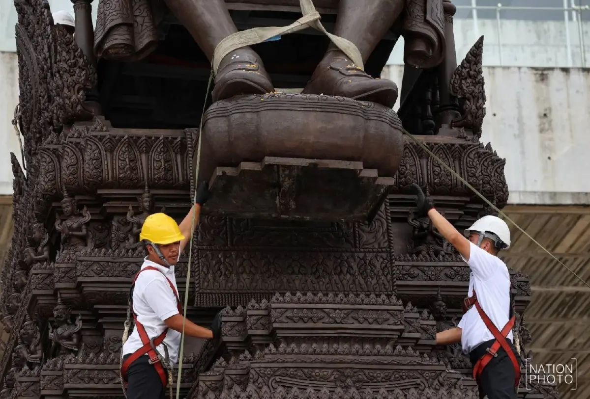 รัฐสภา บวงสรวง อัญเชิญพระบรมราชานุสาวรีย์ ร.7 ประดิษฐานหน้าอาคาร