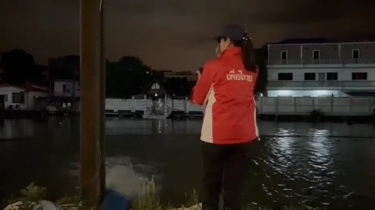 กทม. ระดมกำลังเร่งระบายน้ำท่วมลาดกระบัง พร้อมวางแผนรับมือซ้ำ