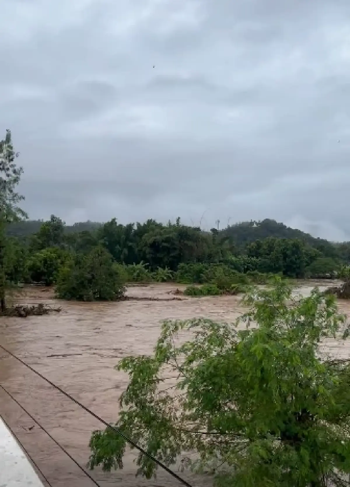 บัวลอย ถล่มเหนือ น้ำท่วมแม่ฮ่องสอน น้ำป่าซัดแม่สะเรียง สะพานขาด