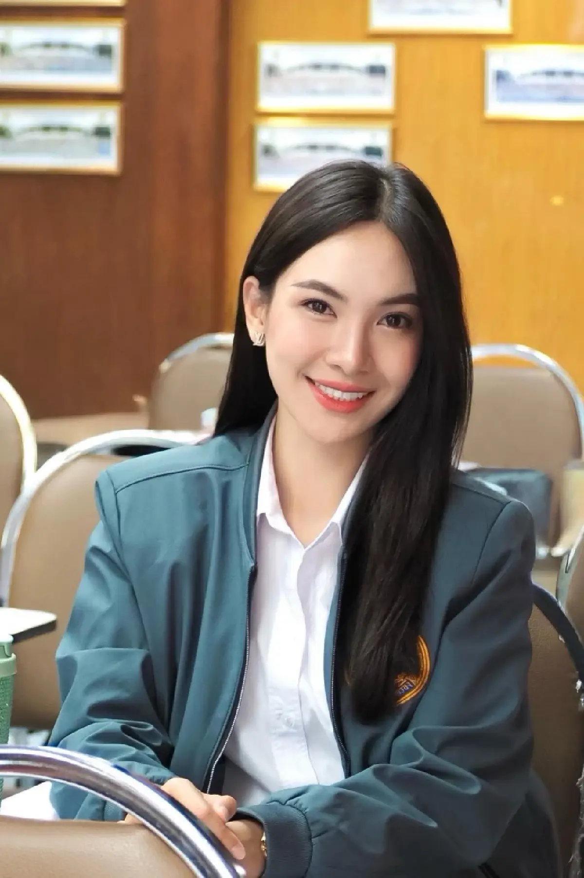 ไม่อนุมัติ "ผู้กองแคท" โยกช่วยงาน ปธ.รัฐสภา เปิดประวัติ สวยเก่งครบเครื่อง