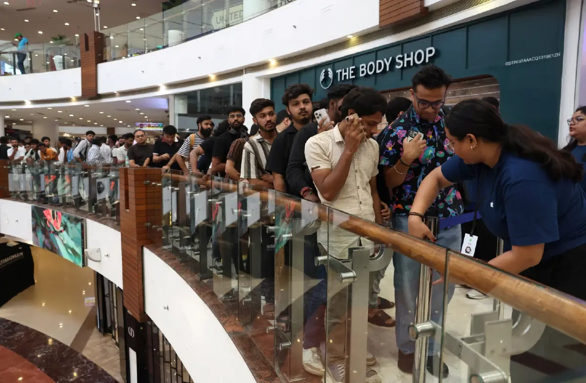 ส่องบรรยากาศขาย ‘iPhone 17’ วันแรก จากทั่วทุกมุมโลก