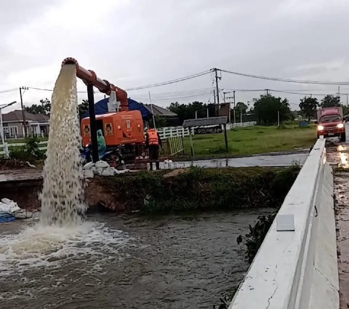 14 จังหวัดน้ำท่วมแล้ว ปภ. ส่งเตือนภัย 7 ครั้ง น้ำล้นตลิ่ง - ดินถล่ม