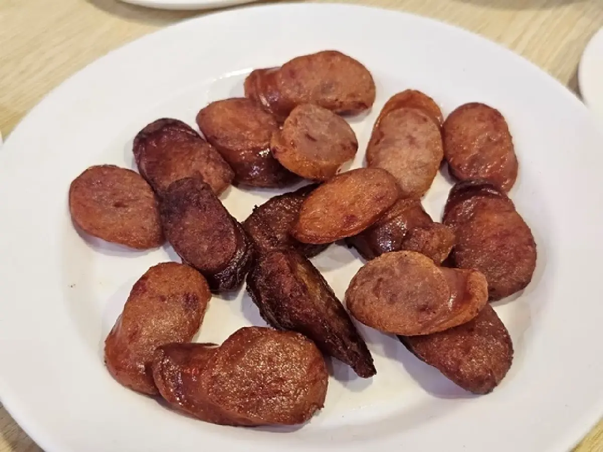 ข้าวต้มเตาถ่าน (ซัวเถา) ‘กับข้าว 60 บาท’ สะอาด อร่อยคุ้มค่า