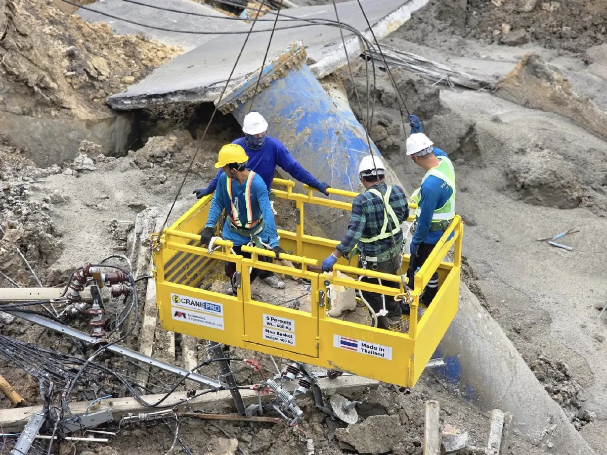 คืบหน้า ถนนสามเสนทรุดตัว เร่งถมปูน 4,000 ลบ.ม. คาดแล้วเสร็จ 8 ต.ค.