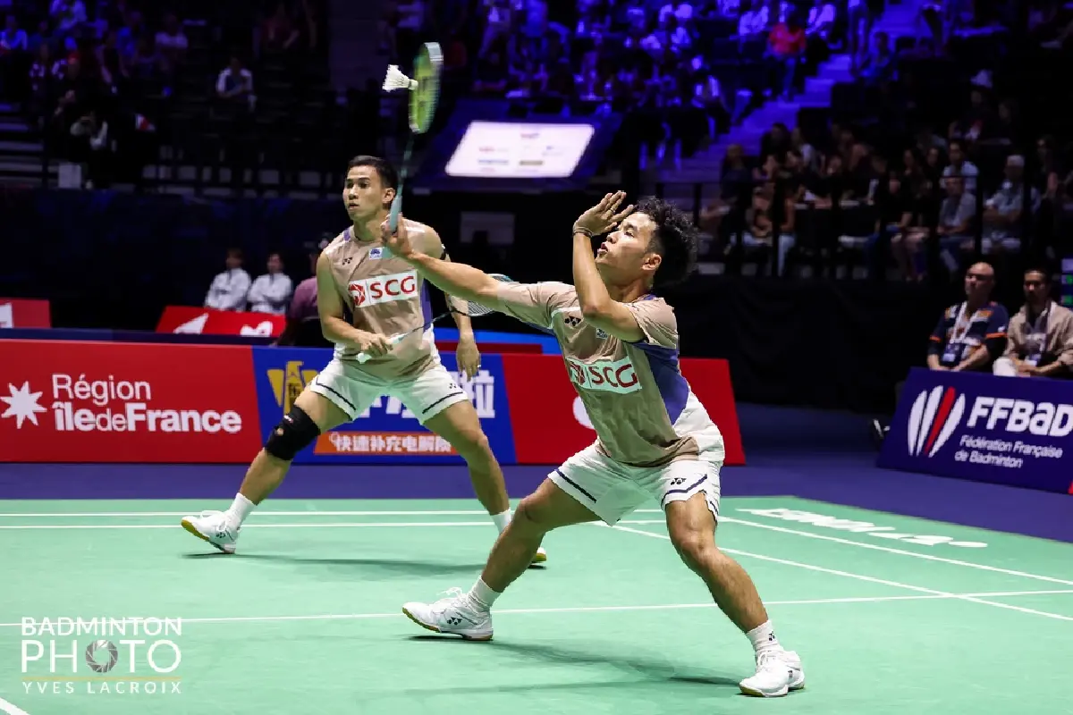 ถ่ายทอดสดแบดมินตัน 'บาส-สกาย' ทีมชาติไทย พบ จีน Hong Kong Open 2025