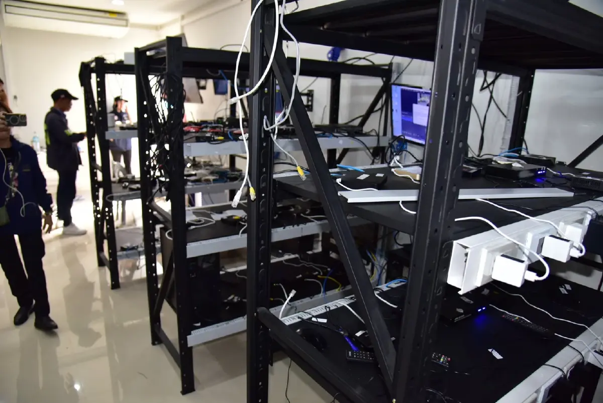 เสียหายหลายร้อยล้าน ทลายแก๊งเว็บละเมิดลิขสิทธิ์ โยงพนันออนไลน์