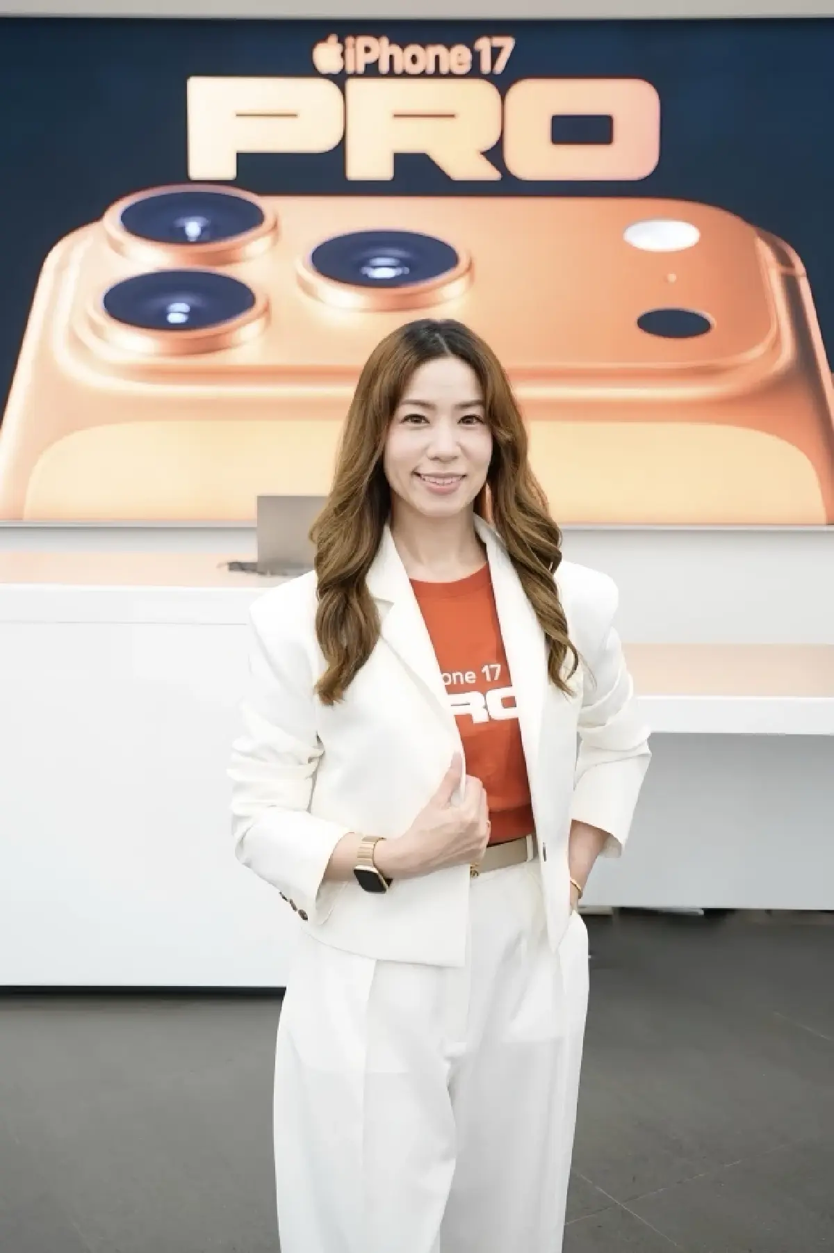 COM7 เปิดตัวขาย iPhone 17   ยอดจองทุบสถิติสูงสุด รุ่นนิยม Max Cosmic Orange