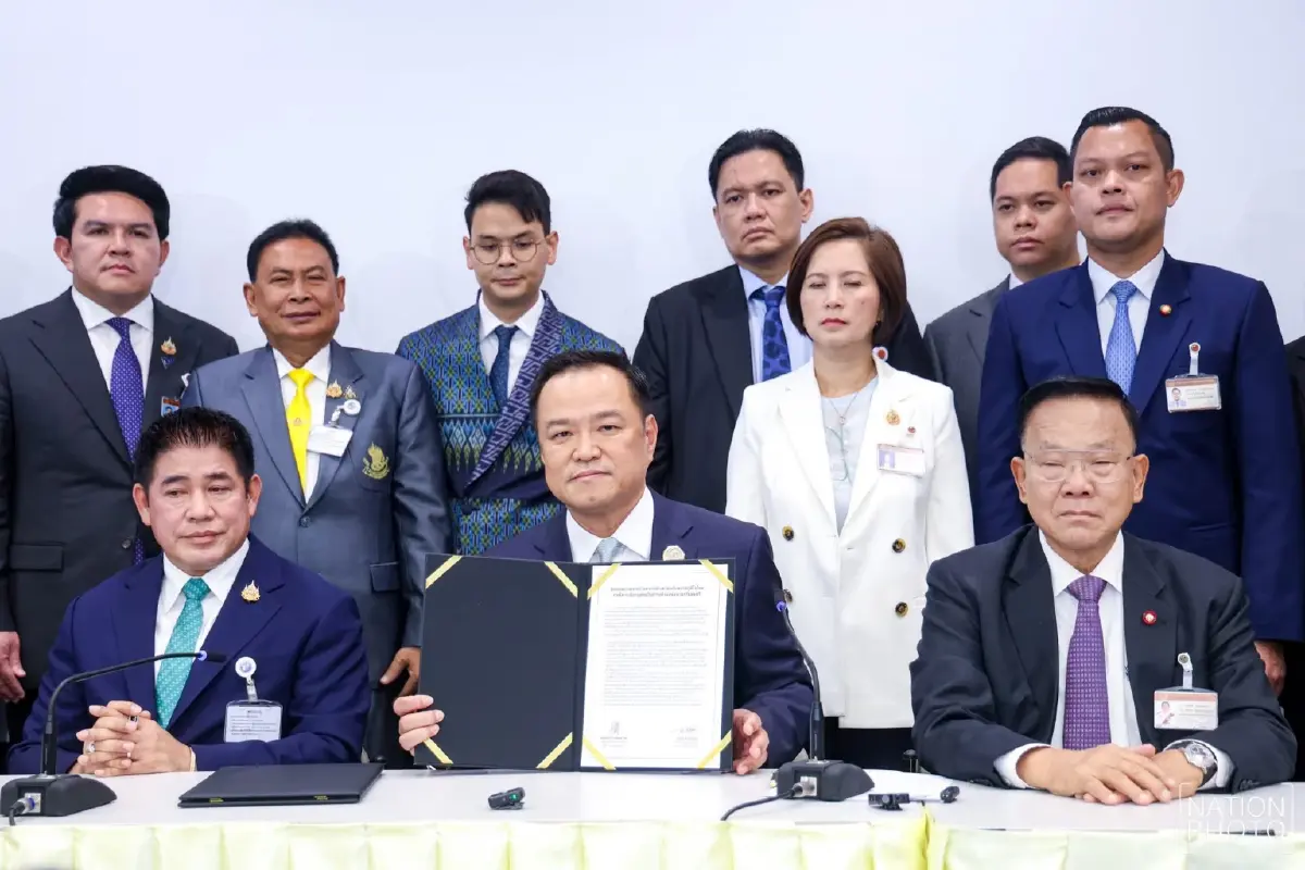 ‘รัฐพันลึก’ บีบ ‘ชินวัตร’ วางมือ หมดโปรฯ พท.ตั๋วใบใหม่ ‘ภูมิใจไทย’