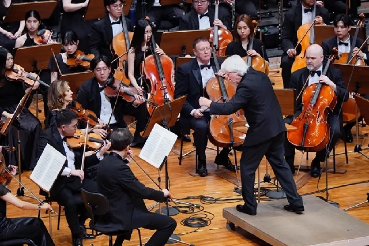 TPO แต่งตั้ง ‘คาร์ล เซนต์แคลร์’ นั่งแท่น ‘ผู้อำนวยการด้านดนตรี’