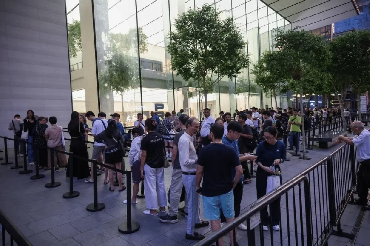 ส่องบรรยากาศขาย ‘iPhone 17’ วันแรก จากทั่วทุกมุมโลก