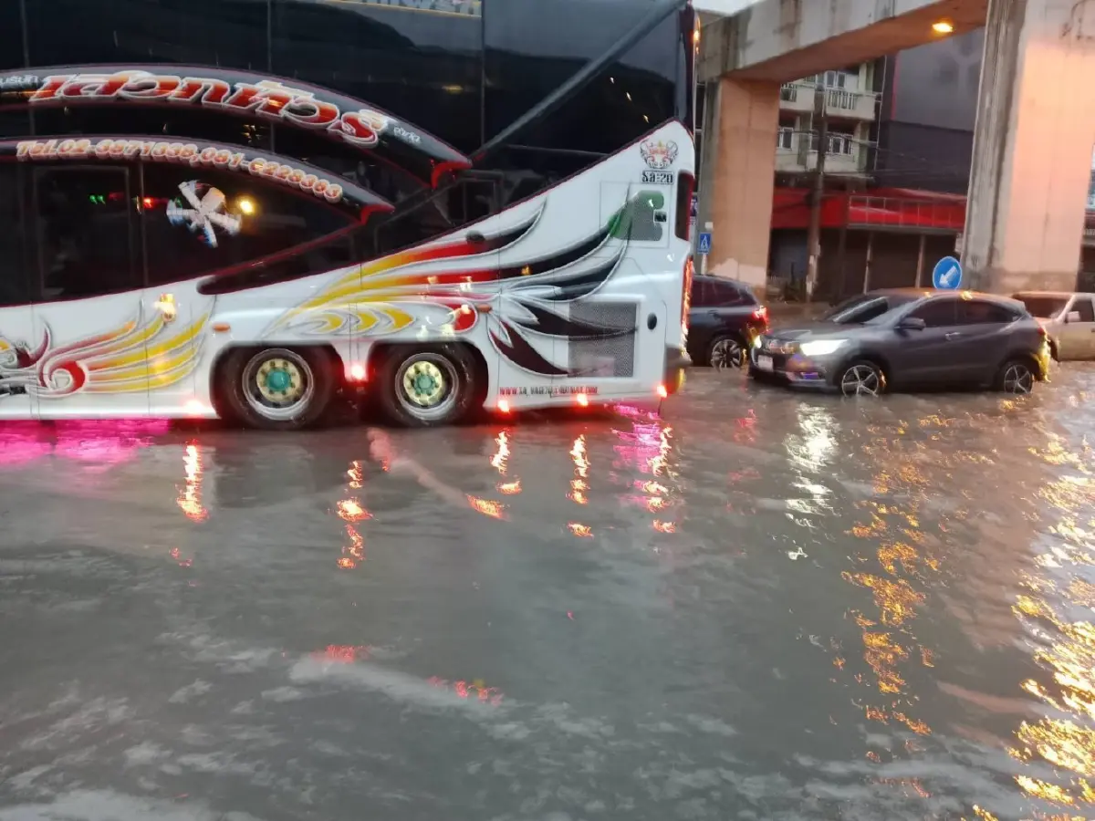 โรงเรียนหยุด 13 แห่ง พื้นที่สมุทรปราการ น้ำท่วมหนัก-น้ำทะเลหนุน