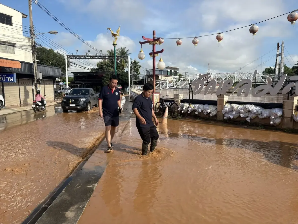 น้ำท่วมหล่มสักวิกฤต แม่น้ำป่าสักล้นตลิ่งแล้ว ยกของหนีน้ำด่วน