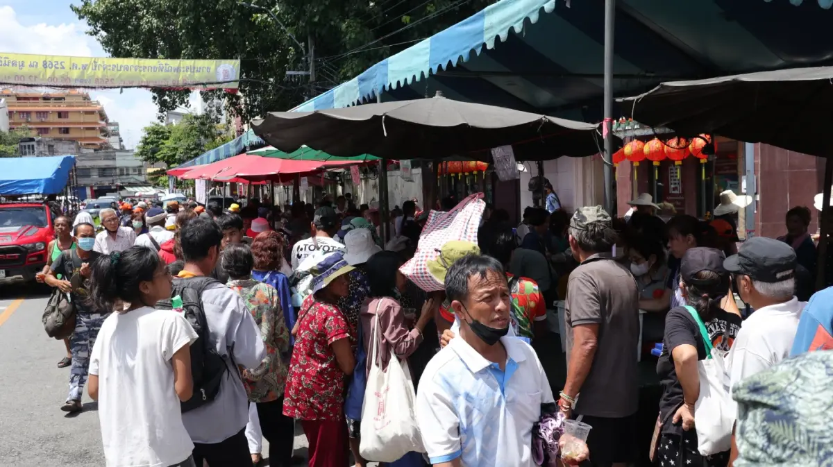 เลี่ยงเส้นทาง รถติด มูลนิธิป่อเต็กตึ๊ง จัดงานใหญ่ ประเพณีทิ้งกระจาด 2568