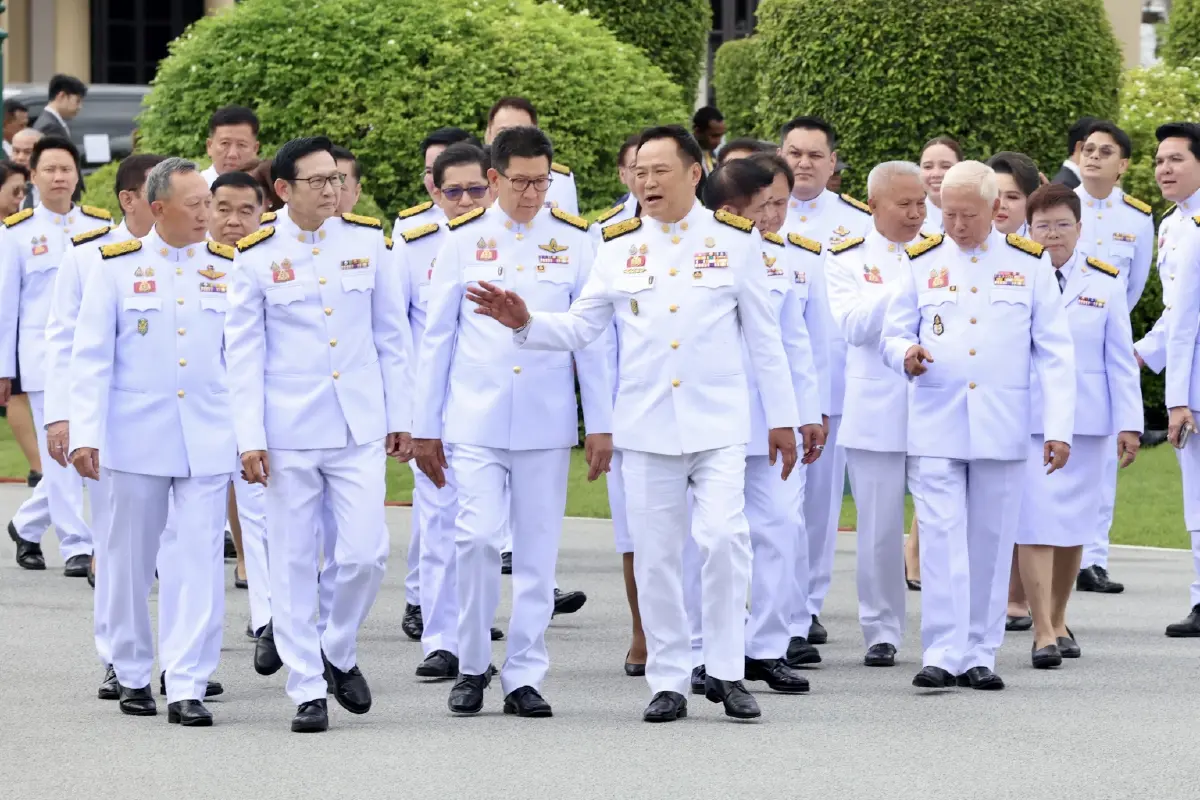 กลเกมสภาฯ  ‘3 ก๊ก’ ลาก ‘การเมือง’ ลงหลุมดำ