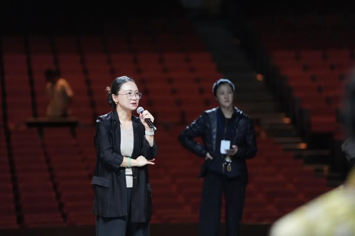 บัลเลต์ ‘ความฝันในหอแดง’  ผสานความงามจีน-ตะวันตก