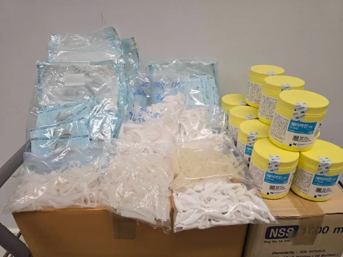 สวยสยอง! ทลายแหล่งซิลิโคน เสริมคาง-เสริมจมูก ยึดของกลางหมื่นชิ้น