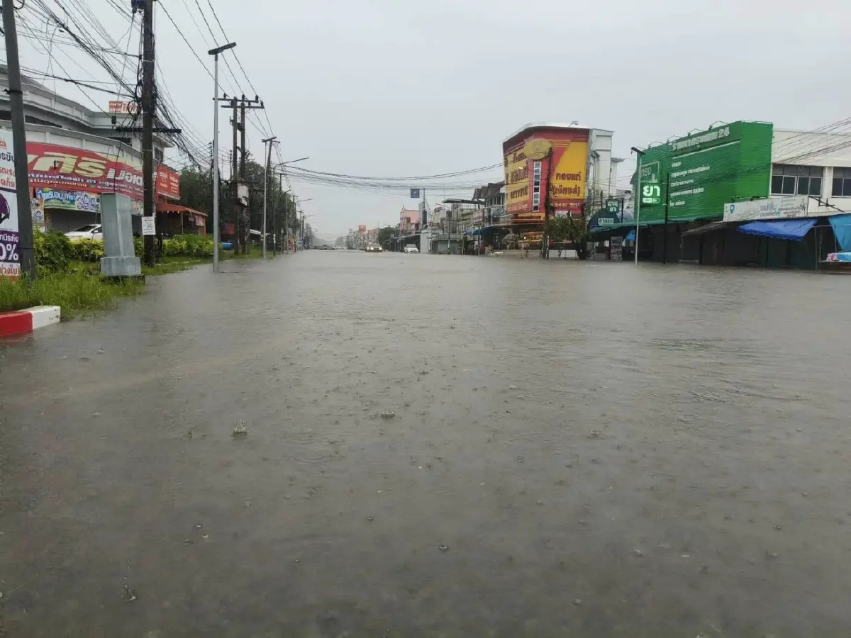 14 จังหวัดน้ำท่วมแล้ว ปภ. ส่งเตือนภัย 7 ครั้ง น้ำล้นตลิ่ง - ดินถล่ม