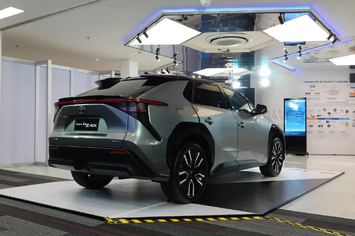 เปิดสเปค โตโยต้า 'bZ4X' อีวี เอสยูวี 2 ตัวเลือก พร้อมส่งมอบ พ.ย.