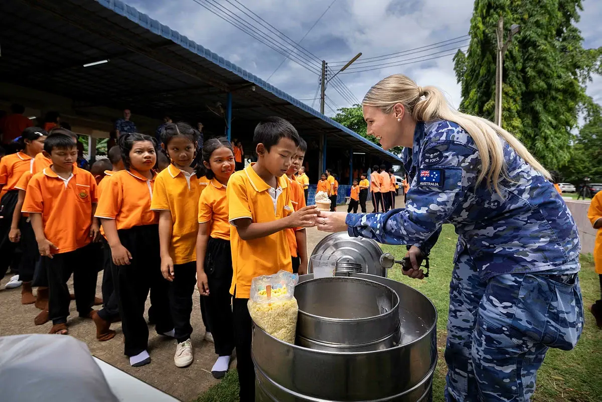 อลังการ'ฝึกผสมไทยบูมเมอแรง' F/A-18F Super Hornet บินประกบกริพเพน