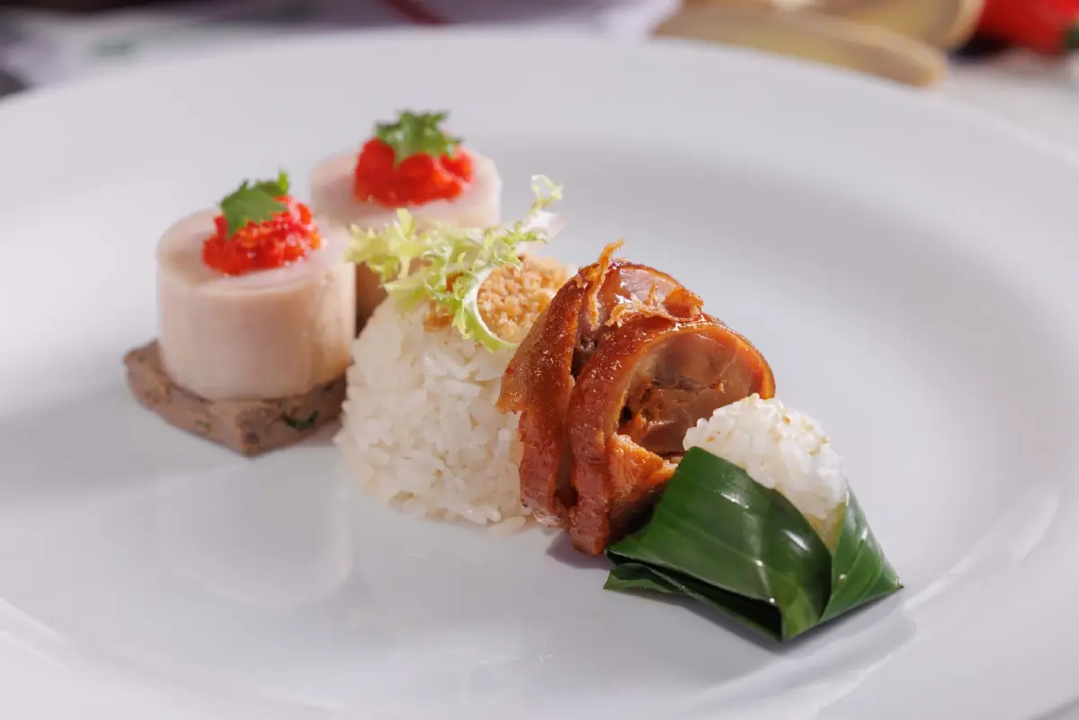 โฟร์แฮนด์ ดินเนอร์  ฉลอง 60 ปี ไทย-สิงคโปร์ ณ ห้องอาหารไทยศาลาทิพย์