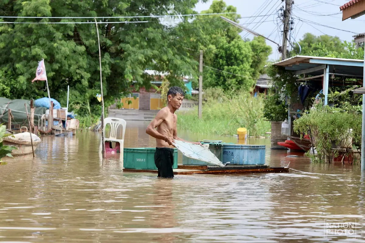 อยุธยาอ่วม น้ำเจ้าพระยาทะลักท่วม 5 อำเภอ เดือดร้อนกว่า 10,000 ครัวเรือน