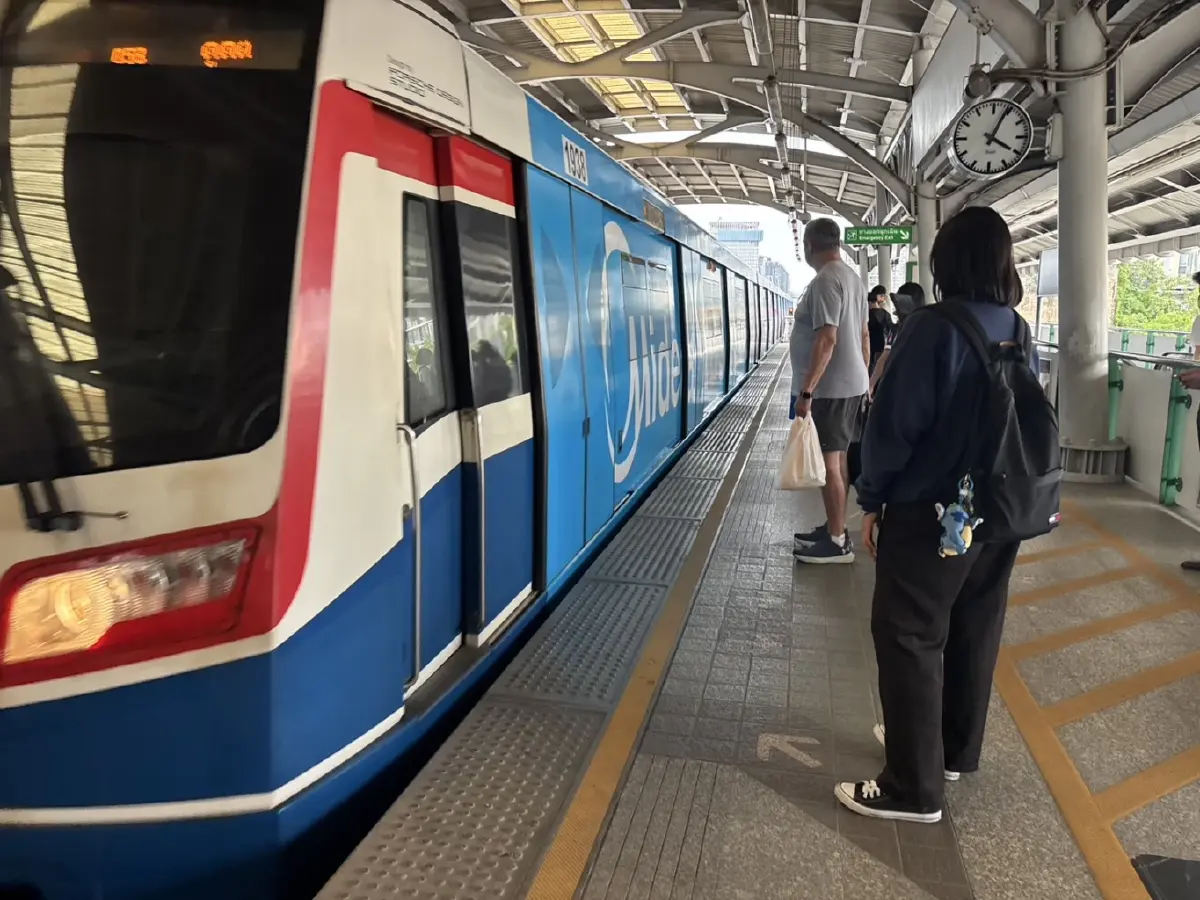 ใช้สิทธิบัตรประจำตัวคนพิการ นั่งรถไฟฟ้าบีทีเอสฟรี ตลอดทาง