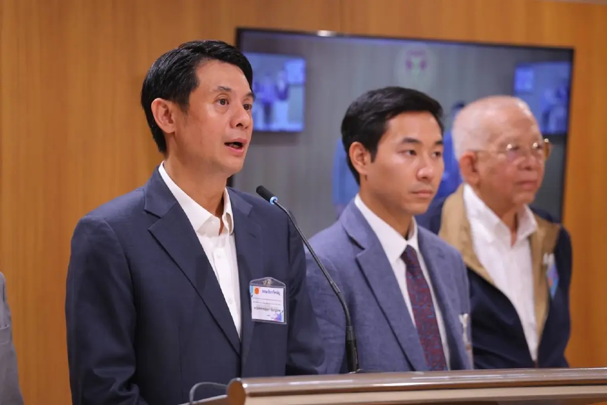 สส.ปชน.จี้รัฐบาลเร่งหาสาเหตุ 'ถนนยุบ' ใครต้องรับผิดชอบ