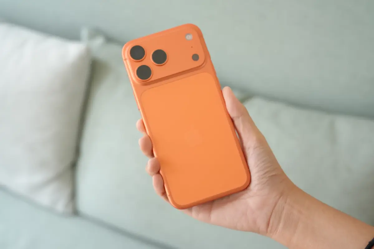 ไขปริศนาฝาหลัง! ทำไม 'iPhone 17 Pro' ถึงมีแผ่นสี่เหลี่ยมที่แปลกตา