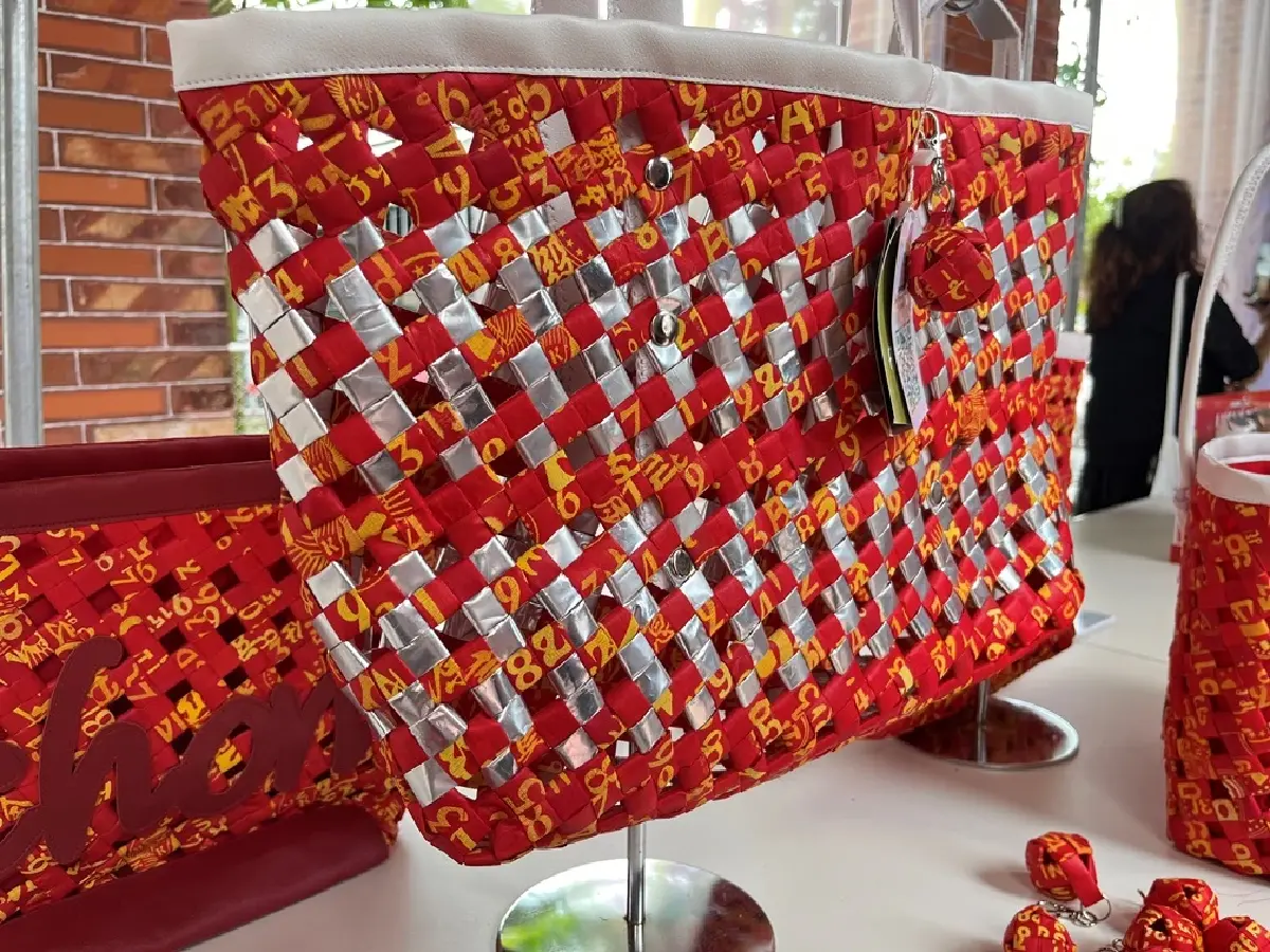 กระเป๋าหางประทัดไอ้ไข่วัดเจดีย์ สินค้าทุนวัฒนธรรมใน PTDW 2025