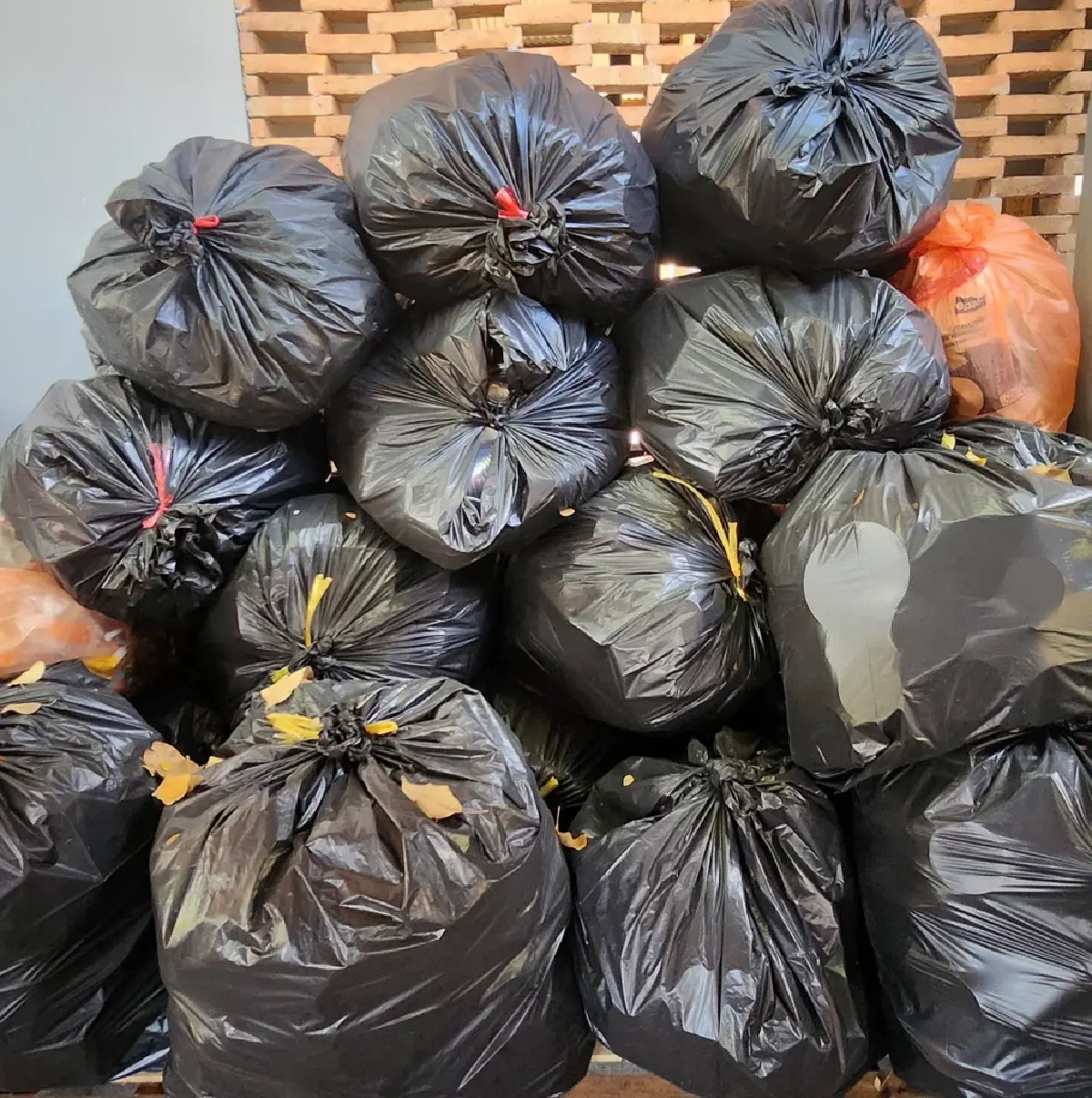 รับบริจาคฝาขวดพลาสติก สร้างโต๊ะ - เก้าอี้นักเรียน มอบให้โรงเรียน