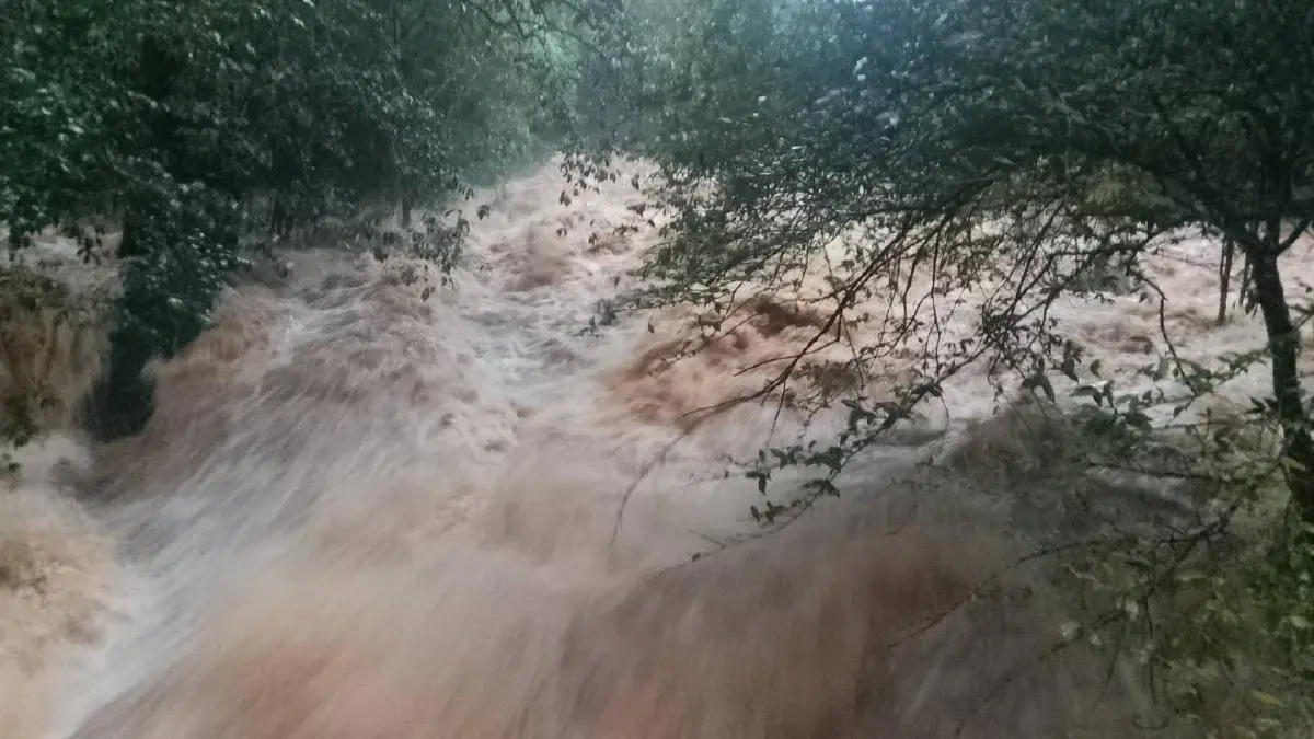 'น้ำตกพลิ้ว' น้ำป่าไหลหลากรุนแรง เฝ้าระวังน้ำท่วม ห้ามลงเล่นน้ำ