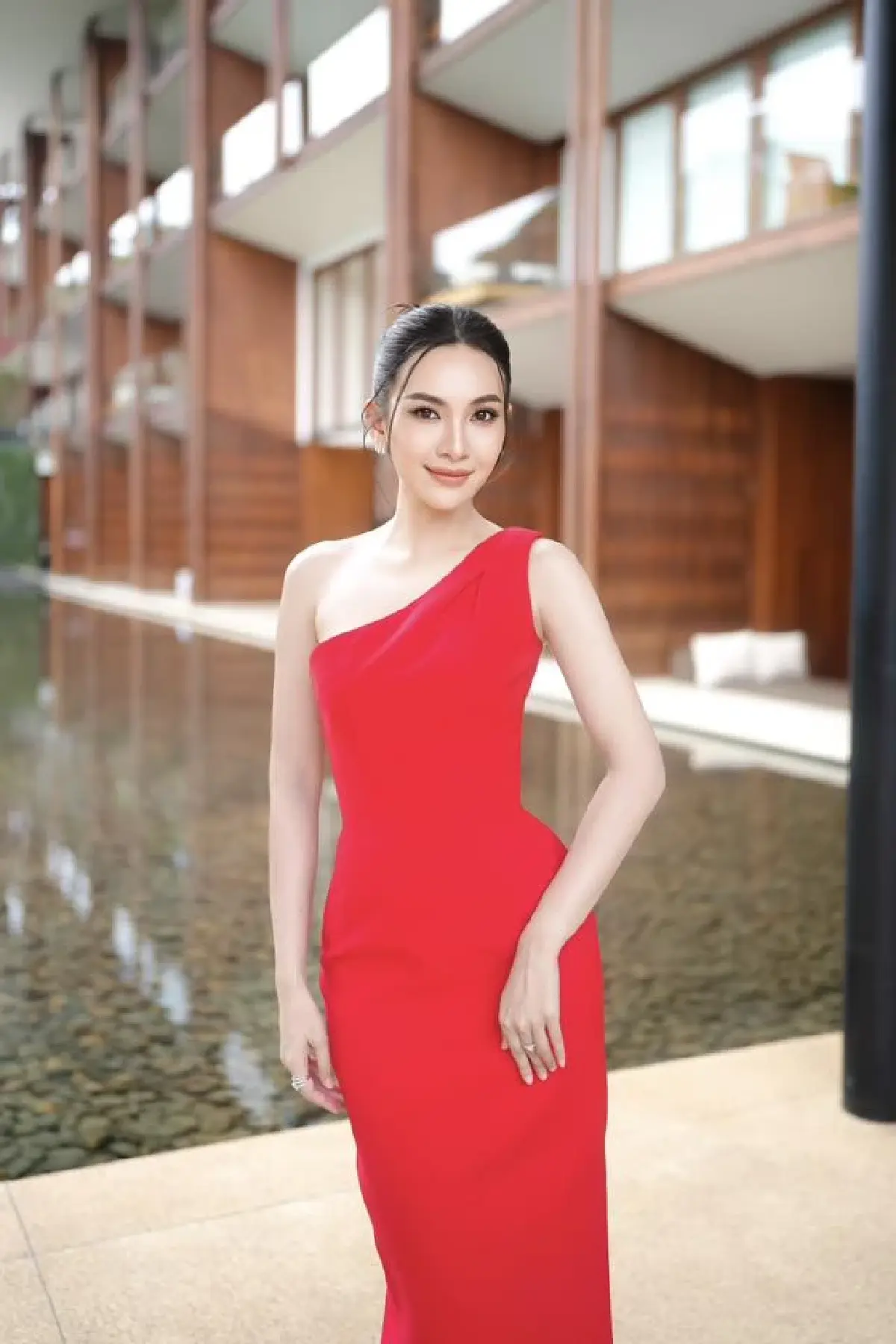 ไม่อนุมัติ "ผู้กองแคท" โยกช่วยงาน ปธ.รัฐสภา เปิดประวัติ สวยเก่งครบเครื่อง