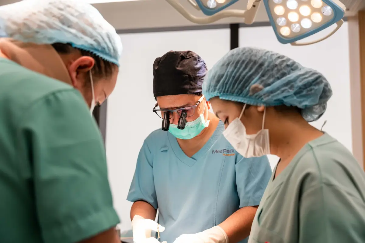 บอกลาผมร่วง-หัวล้าน! 'ศูนย์ปลูกถ่ายเส้นผม เมดพาร์ค' แก้ทุกโจทย์ปัญหา