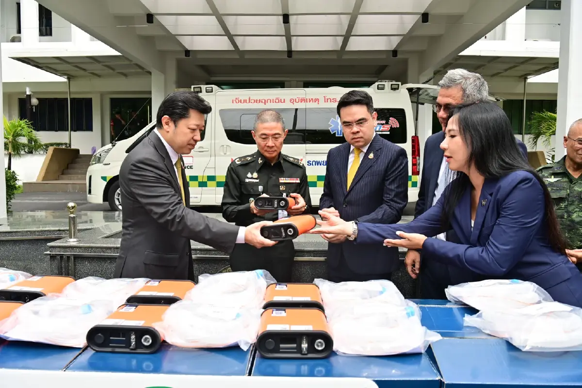 ซีพี ส่งมอบเครื่องช่วยหายใจเล็กที่สุด และรถพยาบาลที่มีเทคโนโลยีล้ำสมัย