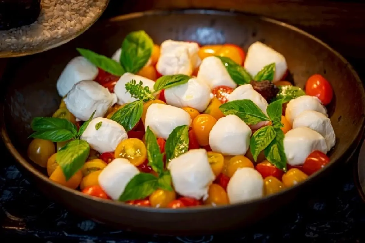 'บุฟเฟ่ต์อาหารอิตาเลียน' ที่ ห้องอาหาร ลา ทาโวลา (La Tavola)