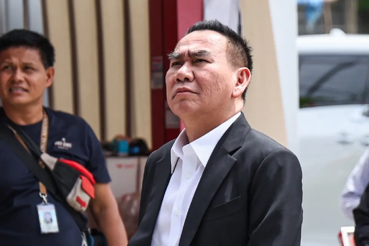 พายุกระหน่ำ ‘ระส่ำสีฟ้า  เกมลึก ‘อภิสิทธ์’ ผู้นำตัวจริง?