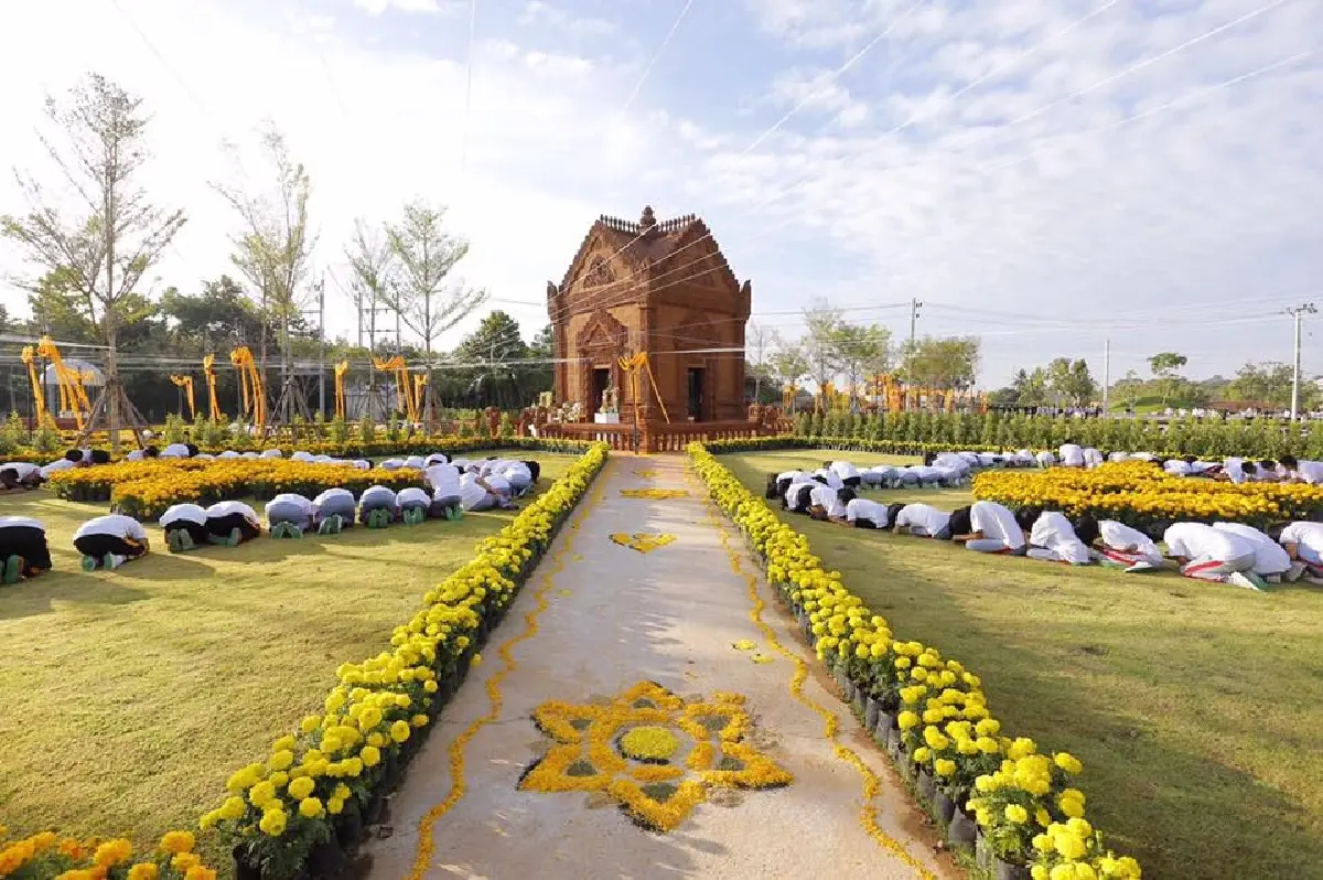 เพ ลา เพลิน บุรีรัมย์ ฉลองครบรอบ 9 ปี 'พระเขี้ยวแก้ว (จำลอง)' จากศรีลังกา