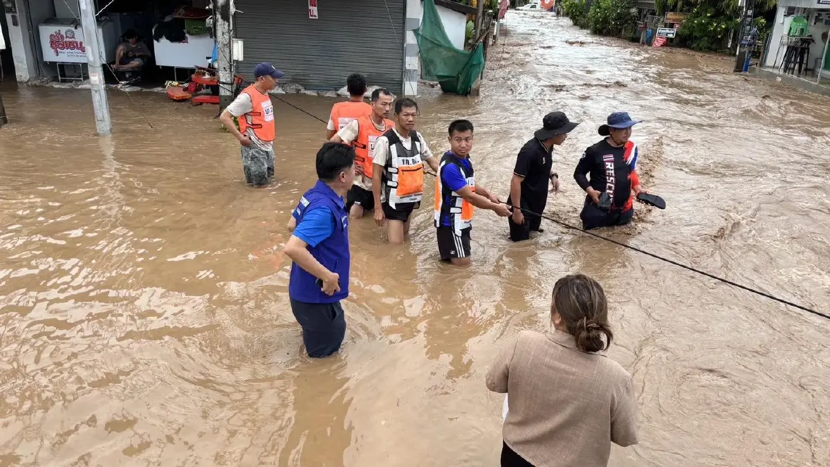 น้ำท่วมเชียงใหม่! น้ำแม่แจ่มทะลักช่างเคิ่ง เร่งขนของขึ้นที่สูง