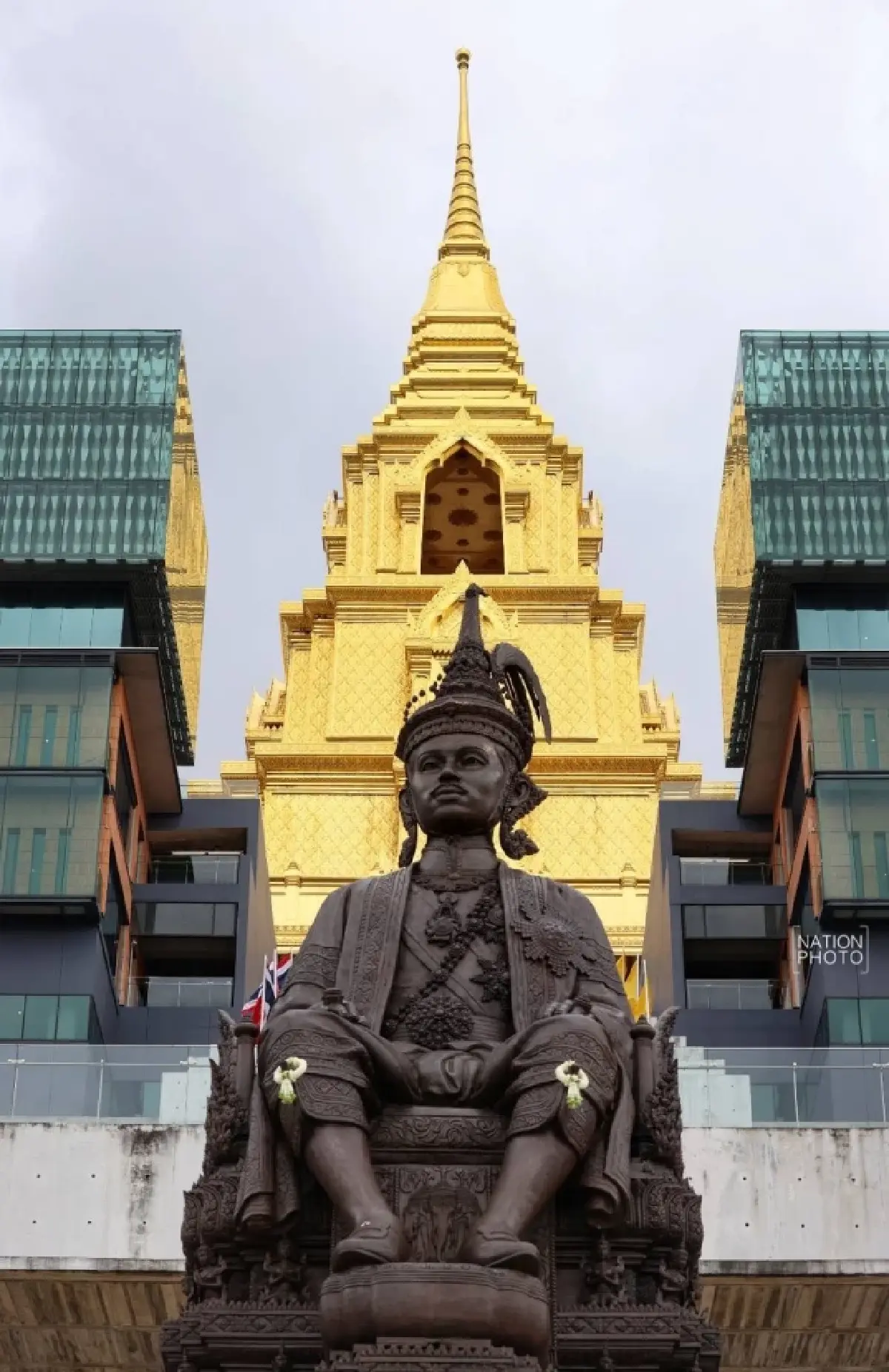 รัฐสภา บวงสรวง อัญเชิญพระบรมราชานุสาวรีย์ ร.7 ประดิษฐานหน้าอาคาร