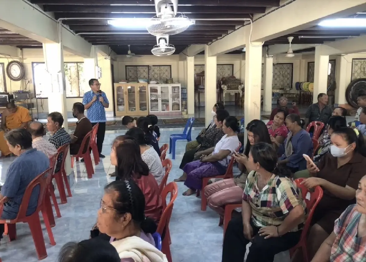 ฉาวอีก เจ้าอาวาสวัดมั่วสีกา ชาวบ้านฮือล้อมจับคากุฏิกลางดึก อ้างมาถวายเห็ด