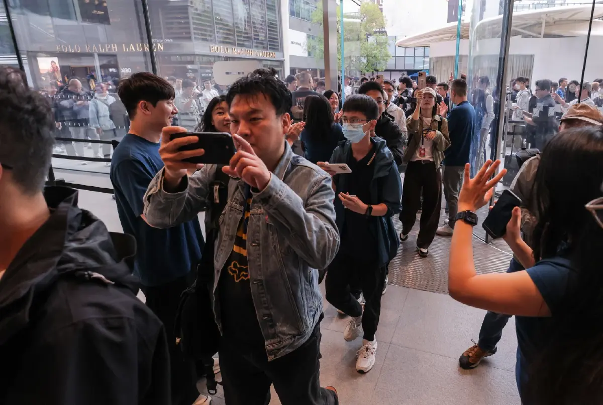 ส่องบรรยากาศขาย ‘iPhone 17’ วันแรก จากทั่วทุกมุมโลก