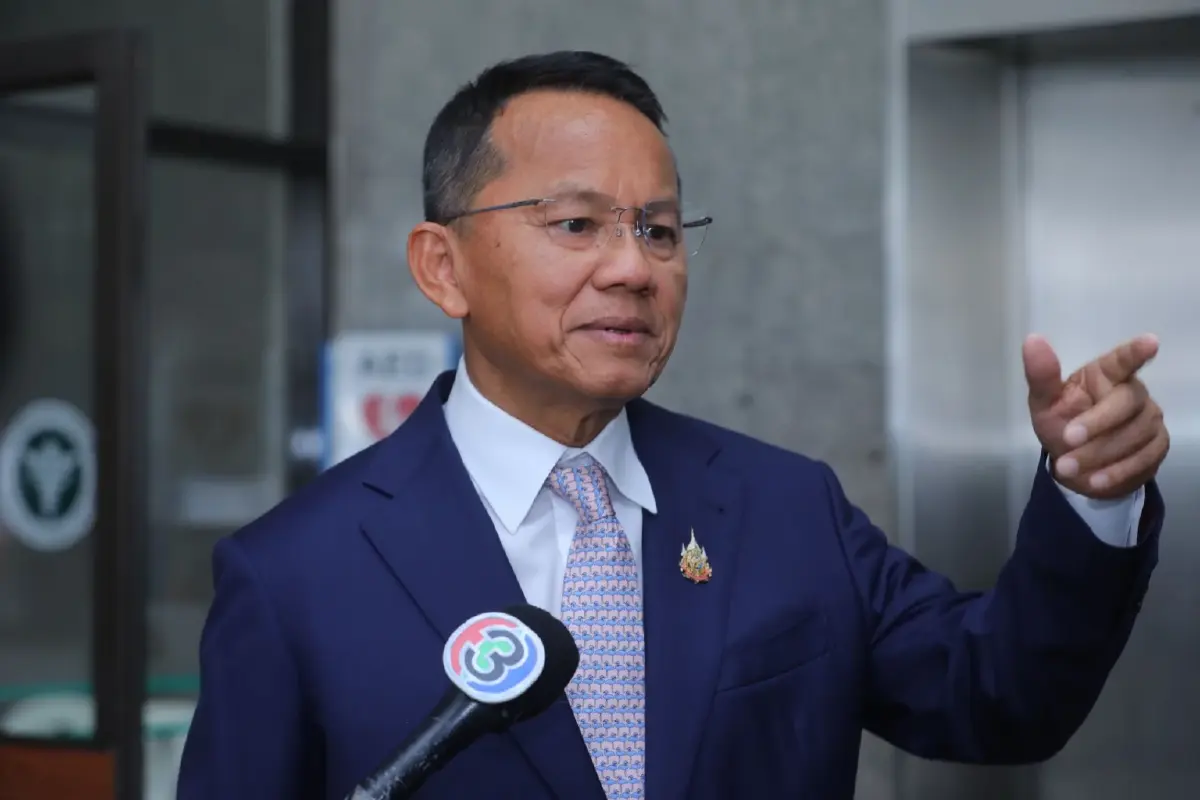 'สมศักดิ์ เทพสุทิน'เผยไม่ย้ายพรรค มีมารยาททางการเมือง ไม่หักใคร