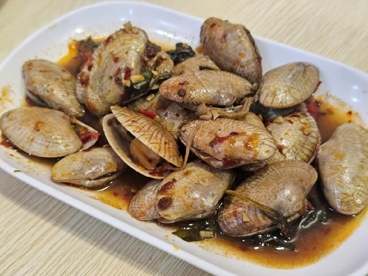 ข้าวต้มเตาถ่าน (ซัวเถา) ‘กับข้าว 60 บาท’ สะอาด อร่อยคุ้มค่า