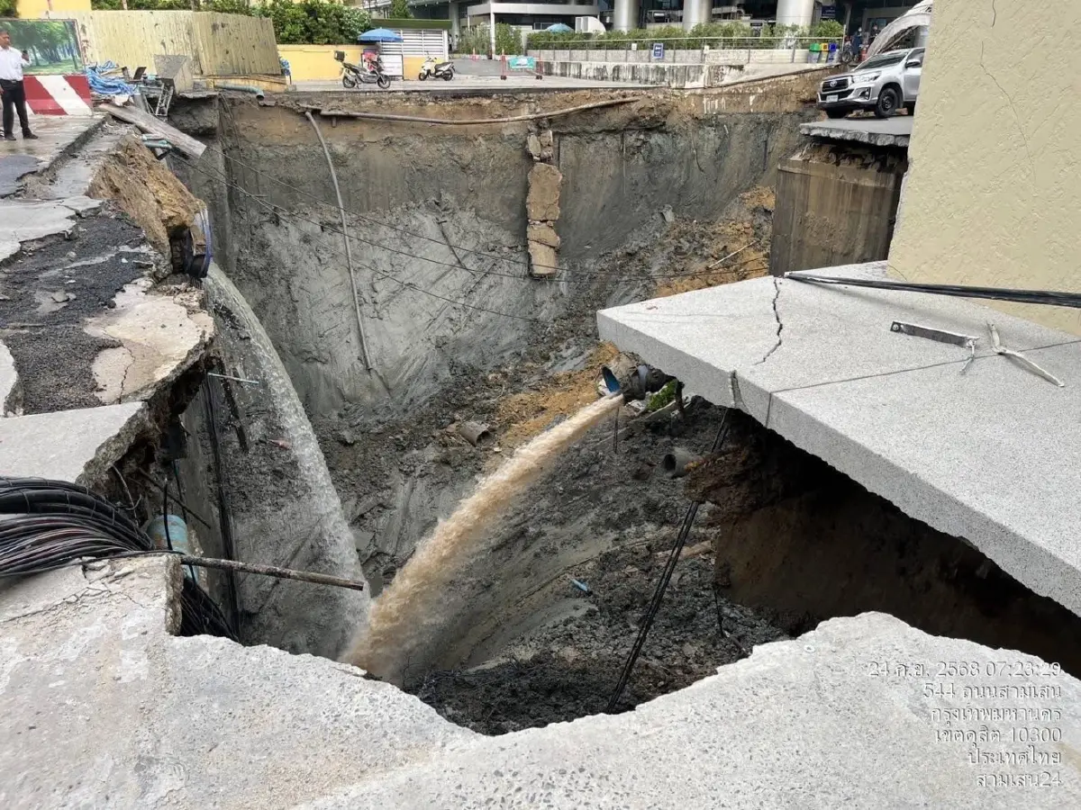 อัปเดตถนนทรุด หน้าวชิรพยาบาล ผู้ว่าฯกรุงเทพรุดตรวจสอบด่วน