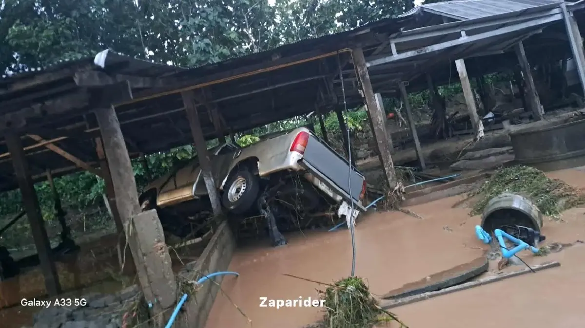 บัวลอย ถล่มเหนือ น้ำท่วมแม่ฮ่องสอน น้ำป่าซัดแม่สะเรียง สะพานขาด