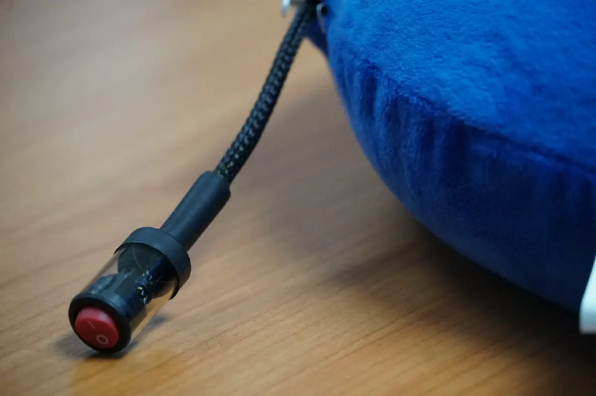 ใครกรนต้องรู้! มจธ. พัฒนา ‘หมอนรองคออัจฉริยะ’ สั่นเตือนก่อนคุณหยุดหายใจ